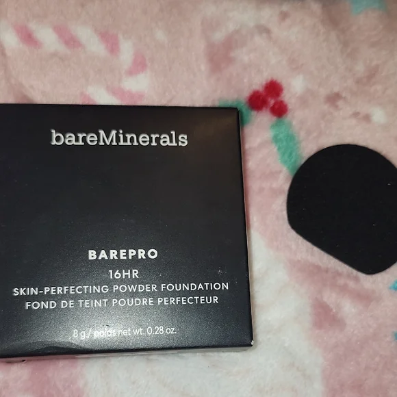 bareMinerals BAREPRO Matte Black Compact - Picture 4 of 7